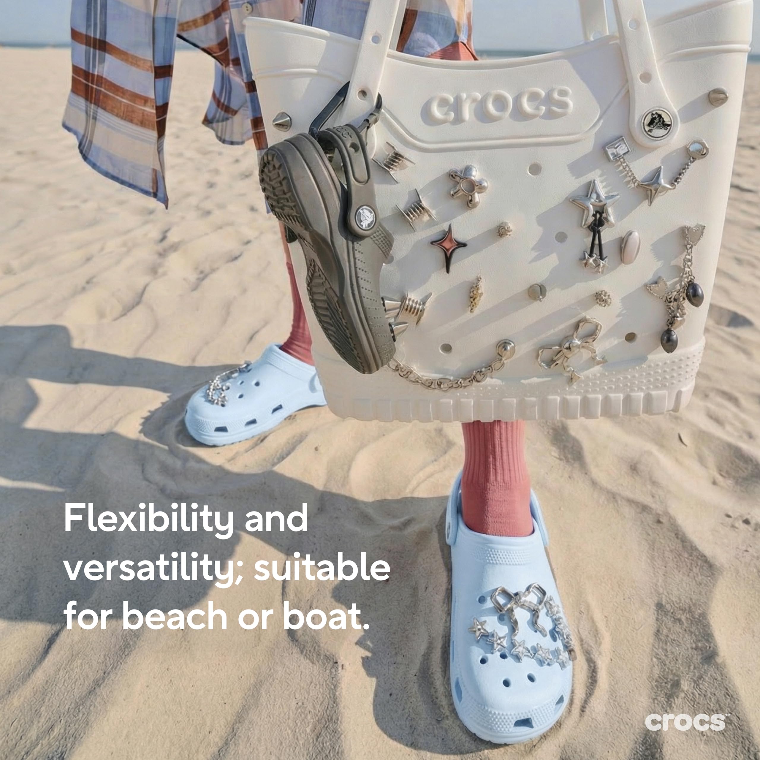 Crocs Unisex-Adult Classic Clog, Clogs for Women and Men, Blue Frost